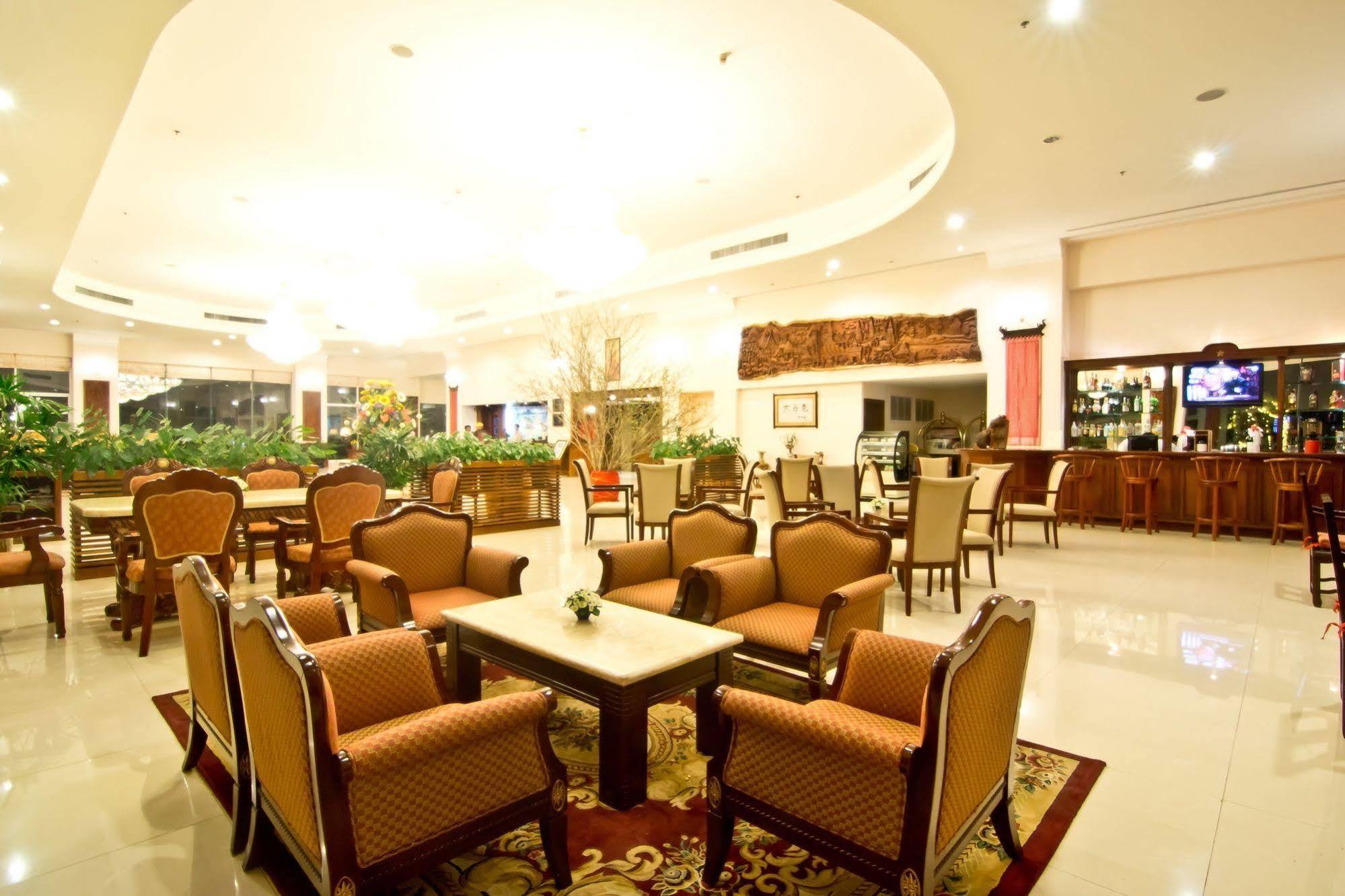 Champasak Grand Hotel Паксе Экстерьер фото