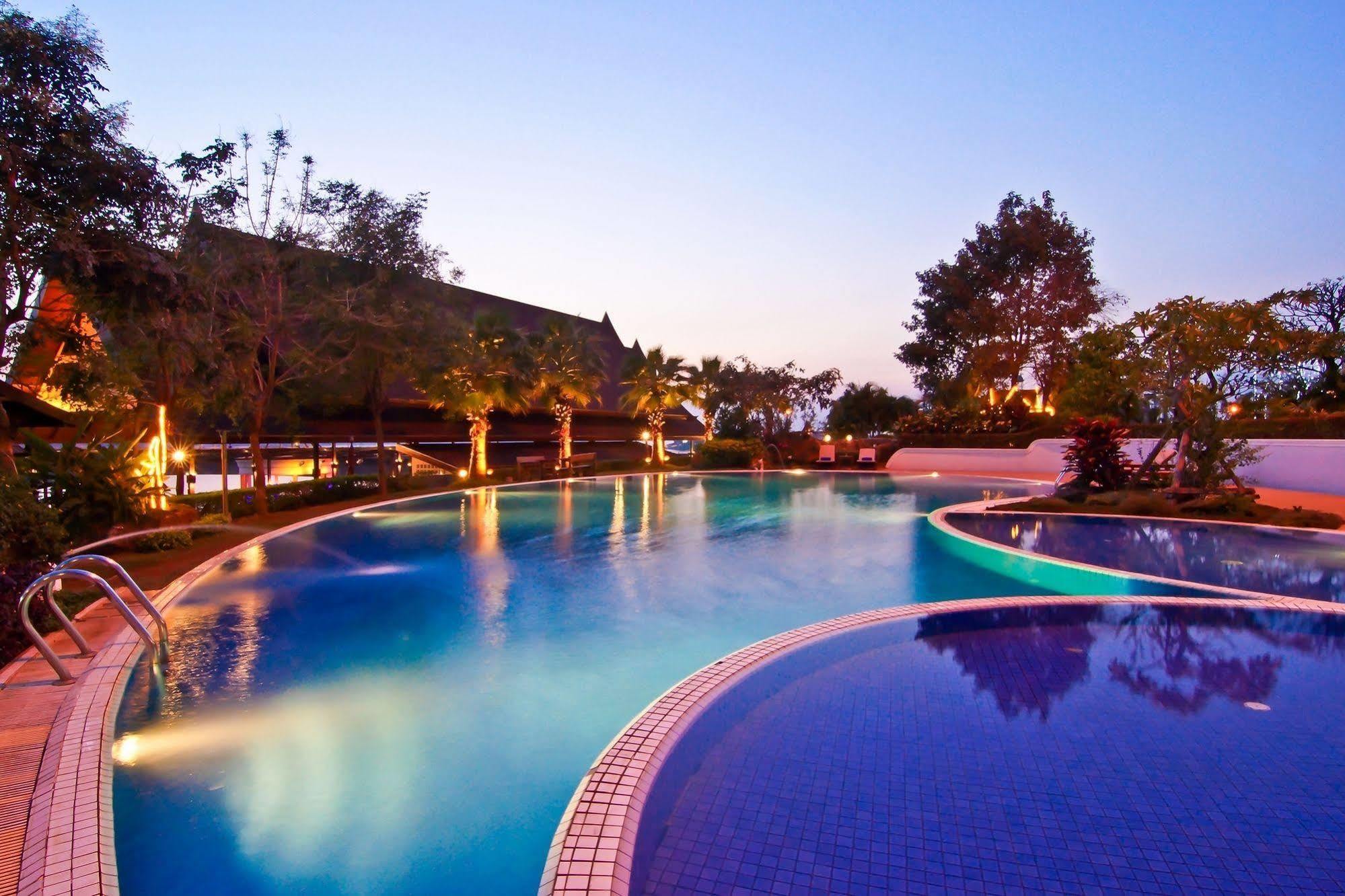 Champasak Grand Hotel Паксе Экстерьер фото
