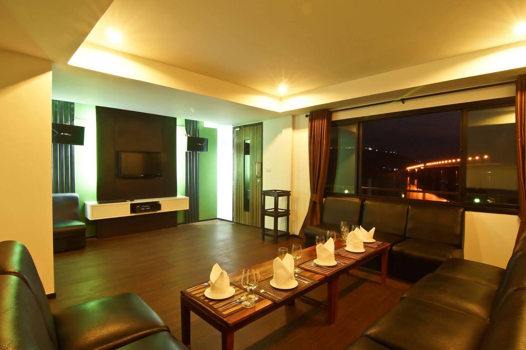 Champasak Grand Hotel Паксе Экстерьер фото