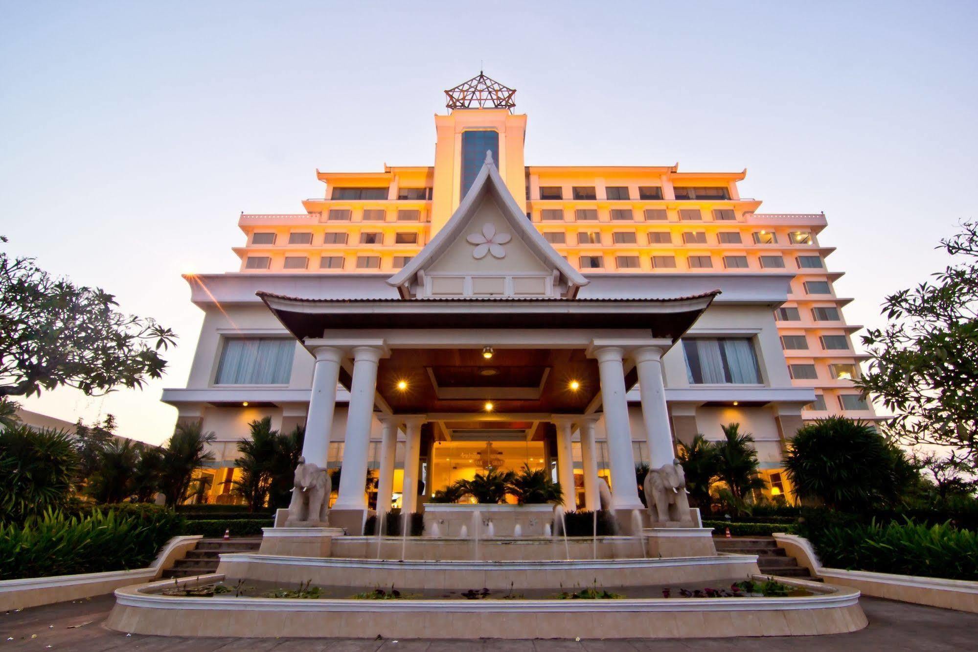 Champasak Grand Hotel Паксе Экстерьер фото