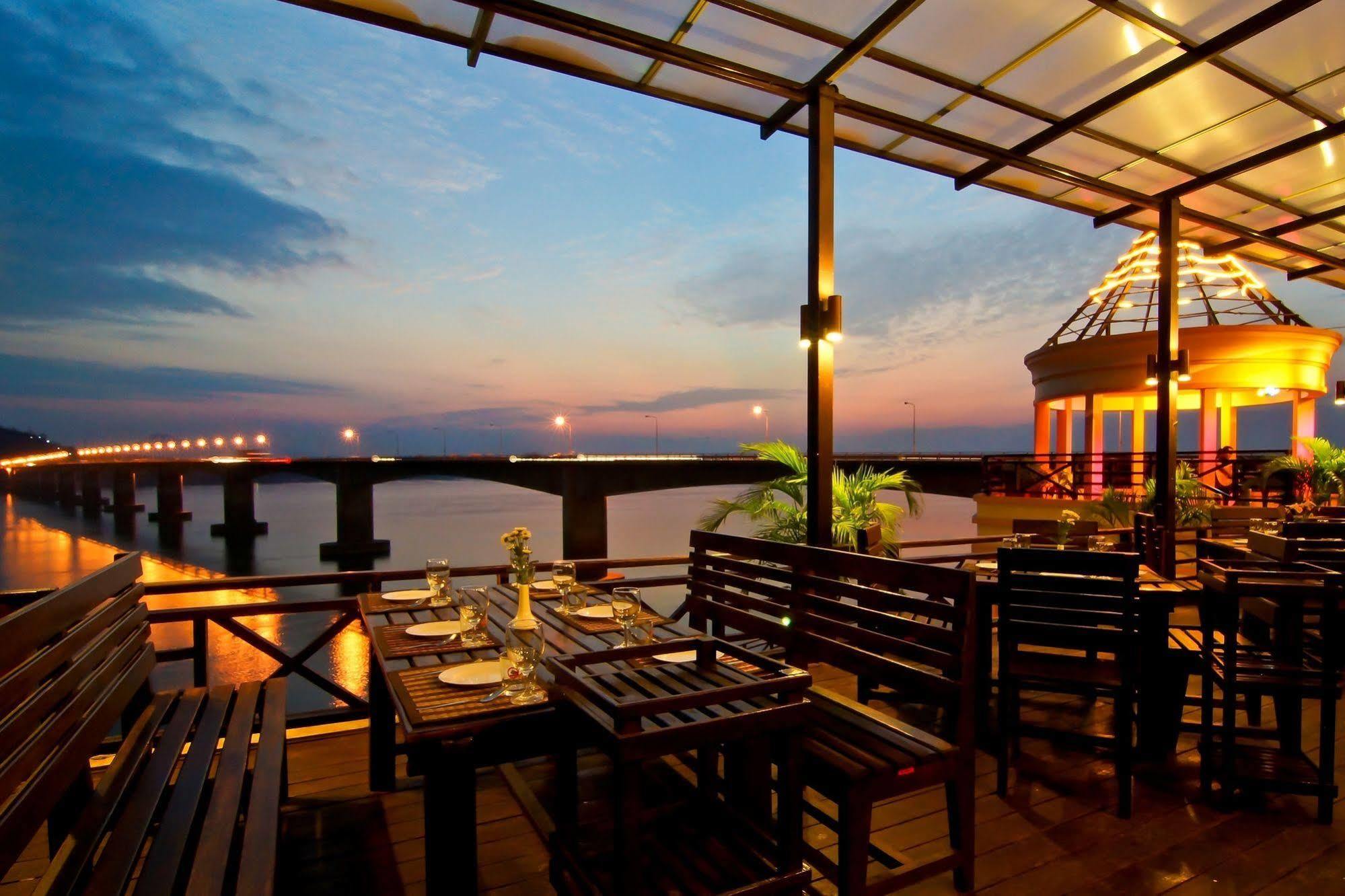 Champasak Grand Hotel Паксе Экстерьер фото
