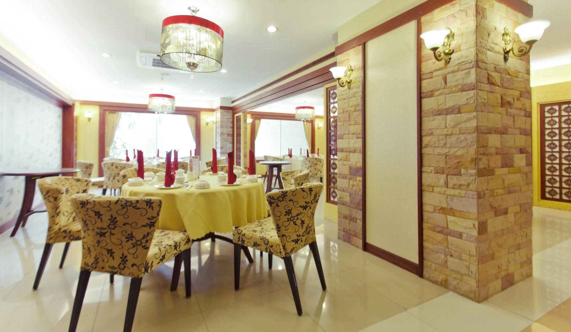 Champasak Grand Hotel Паксе Экстерьер фото