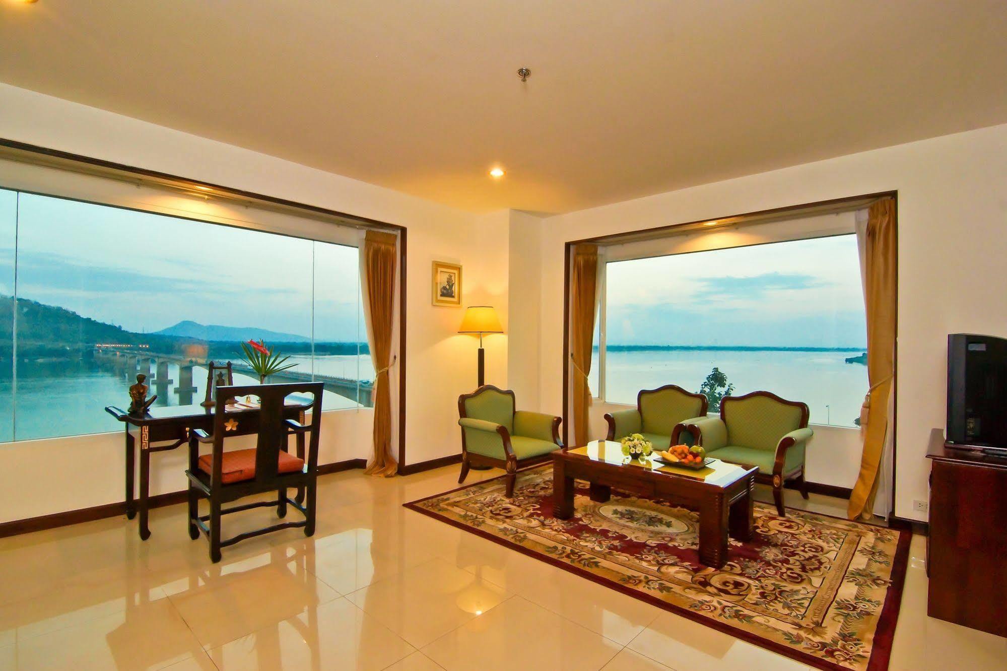 Champasak Grand Hotel Паксе Экстерьер фото