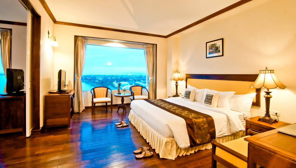 Champasak Grand Hotel Паксе Экстерьер фото