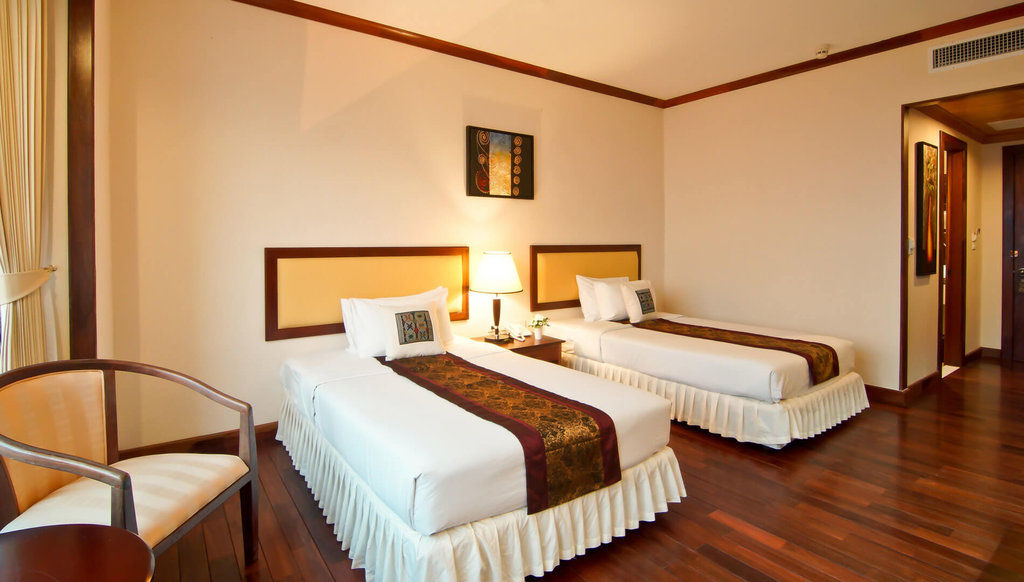 Champasak Grand Hotel Паксе Экстерьер фото