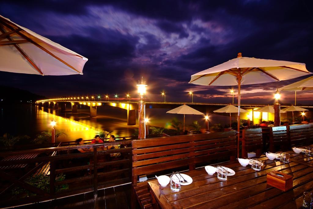 Champasak Grand Hotel Паксе Экстерьер фото