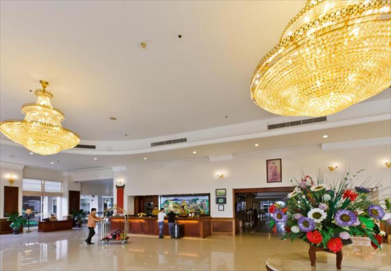 Champasak Grand Hotel Паксе Экстерьер фото
